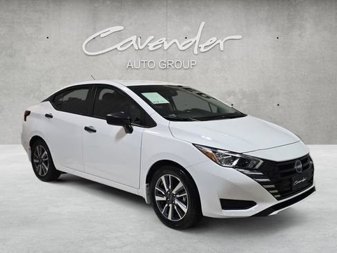 Used 2024 Nissan Versa S w/ S Plus Package image 2