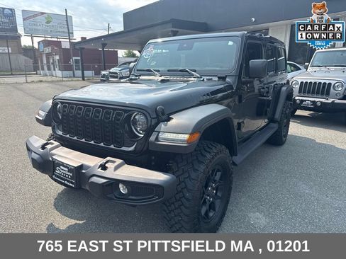 Used 2025 Jeep Wrangler Unlimited Sport AWD/4WD image 3