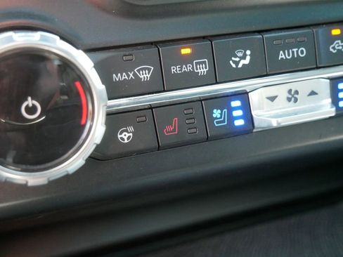 Used 2023 Ford F350 Platinum AWD/4WD image 29