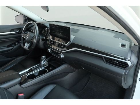 Used 2023 Nissan Altima 2.0 SR FWD image 22