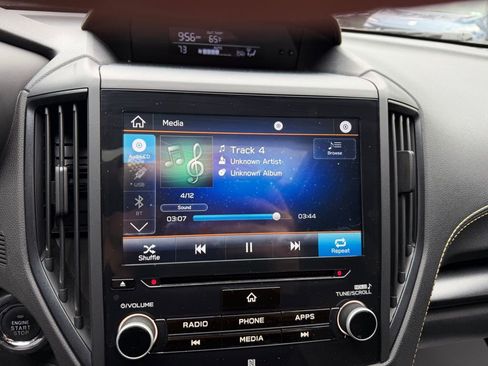 Used 2022 Subaru Crosstrek 2.5i Sport w/ Moonroof Package image 24