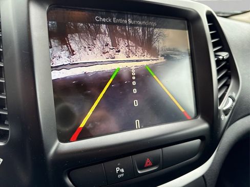 Used 2018 Jeep Cherokee Trailhawk image 27