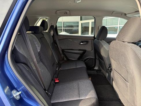 Used 2021 Nissan Rogue SV image 11