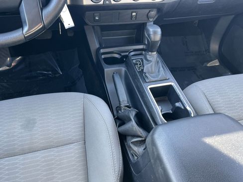 Used 2017 Toyota Tacoma SR w/ Tow Package image 21