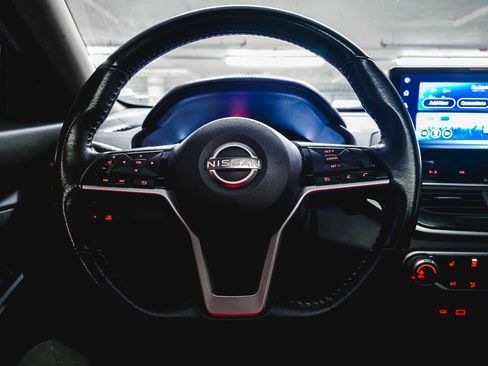 Used 2023 Nissan Altima 2.5 SR w/ SR Premium Package image 24