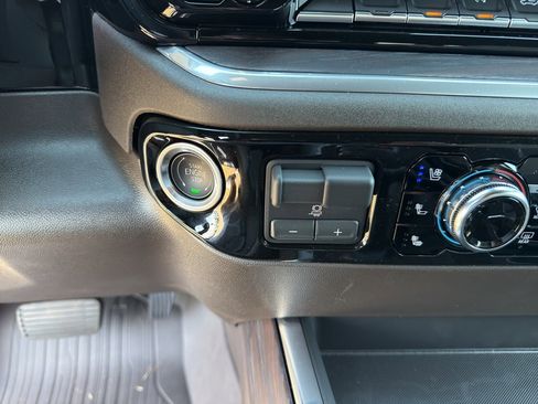 New 2026 GMC Sierra 1500 SLT w/ SLT Premium Plus Package AWD/4WD image 18