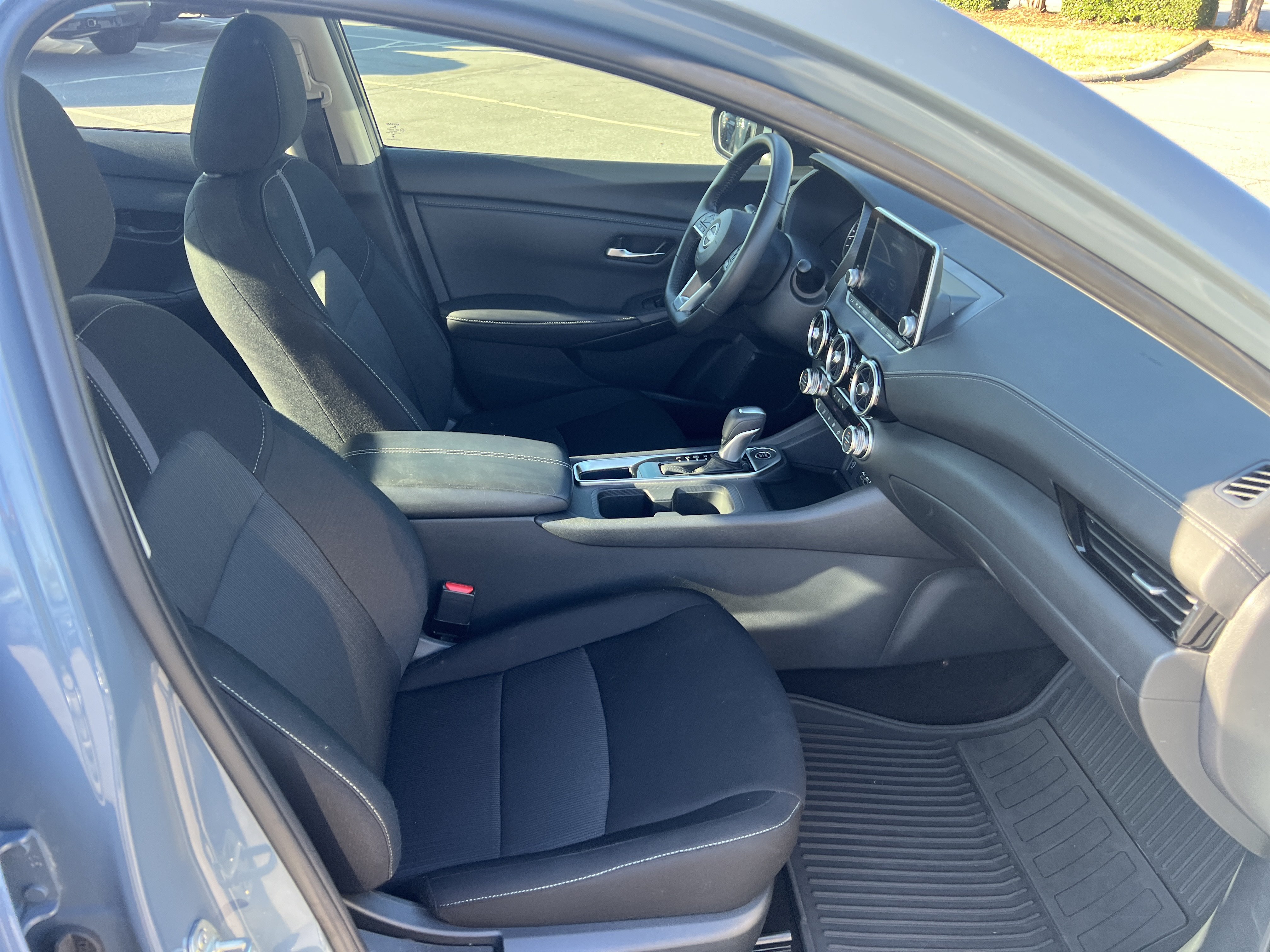 Certified 2025 Nissan Sentra SV w/ All-Weather Package FWD image 17