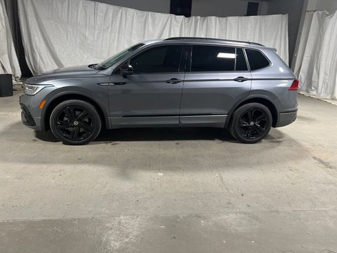 Used 2024 Volkswagen Tiguan SE R-Line FWD image 4