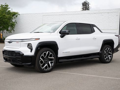 Used 2024 Chevrolet Silverado EV RST image 8