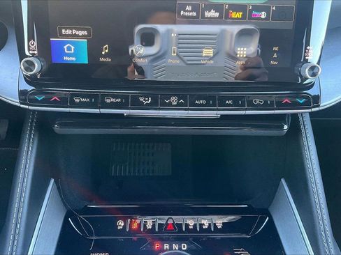 New 2026 Jeep Grand Wagoneer Limited AWD/4WD image 19