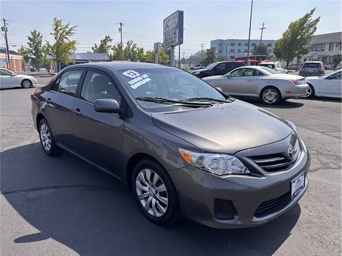 Used 2013 Toyota Corolla LE FWD image 7