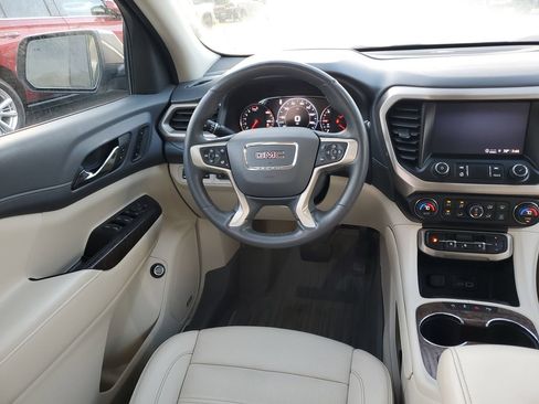Used 2023 GMC Acadia Denali w/ Denali Technology Package FWD image 12