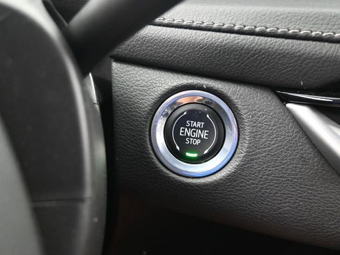 Used 2024 Cadillac XT4 Premium Luxury image 29