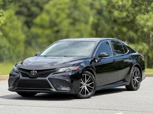 Used 2021 Toyota Camry SE AWD/4WD image 8