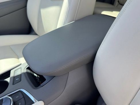Certified 2024 Cadillac XT5 Premium Luxury FWD image 18