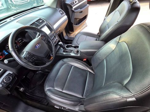 Used 2017 Ford Explorer XLT w/ Equipment Group 202A AWD/4WD image 28
