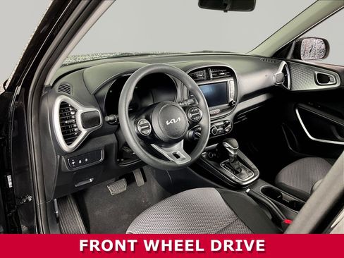Used 2025 Kia Soul LX FWD image 15
