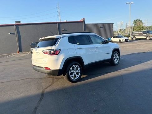 Used 2024 Jeep Compass Latitude AWD/4WD image 8