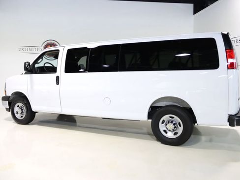 Used 2025 Chevrolet Express 3500 LT w/ LT Preferred Equipment Group image 30