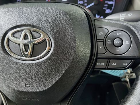 Used 2025 Toyota Corolla LE FWD image 20