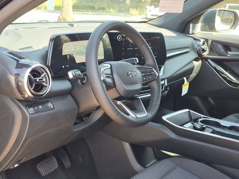 New 2026 Chevrolet Equinox LT w/ Midnight Edition FWD image 9