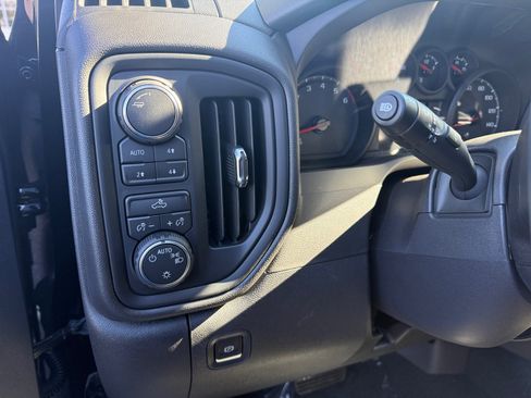 New 2026 Chevrolet Silverado 1500 Custom Trail Boss w/ LPO, Dark Essentials Package AWD/4WD image 16