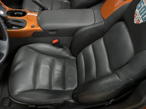 Used 2007 Chevrolet Corvette Convertible w/ Preferred Equipment Group RWD image 32