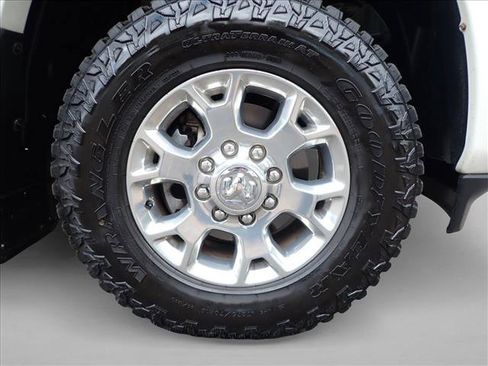 Used 2020 RAM 2500 Laramie AWD/4WD image 7