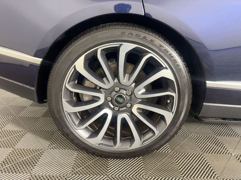 Used 2018 Land Rover Range Rover HSE image 11