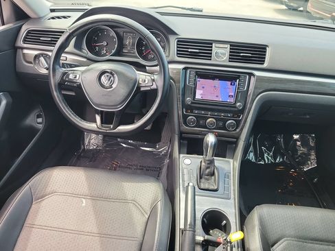 Used 2016 Volkswagen Passat 1.8T SE FWD image 27