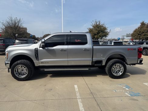Used 2023 Ford F250 Lariat w/ Chrome Package image 3