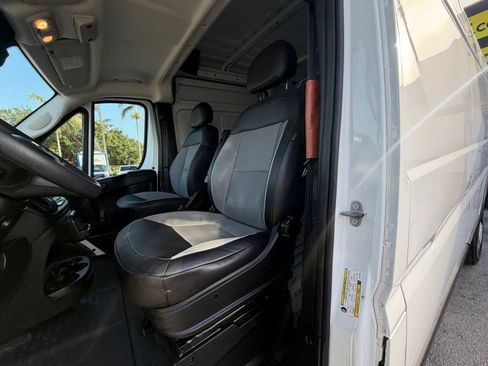 Used 2024 RAM ProMaster 2500 w/ Convenience Group FWD image 13