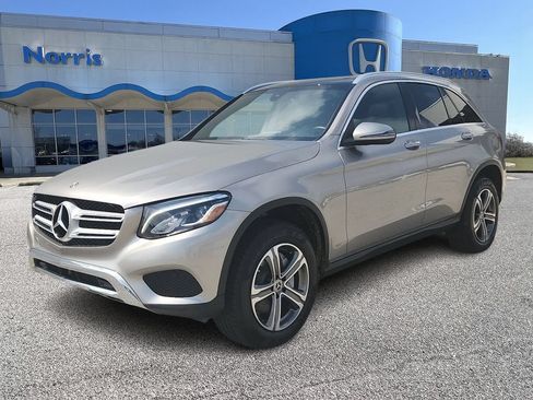 Used 2019 Mercedes-Benz GLC 300 4MATIC w/ Premium Package image 2