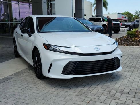New 2025 Toyota Camry LE w/ Convenience Package image 3