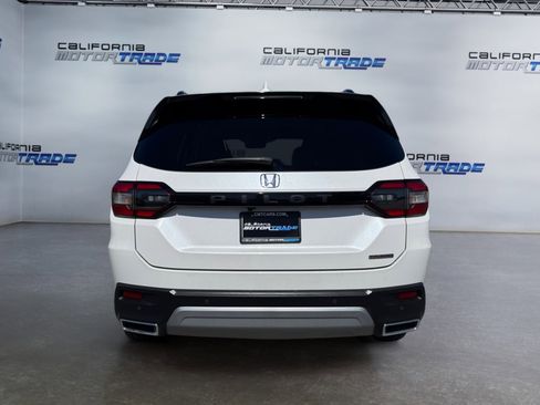 Used 2024 Honda Pilot Touring image 6