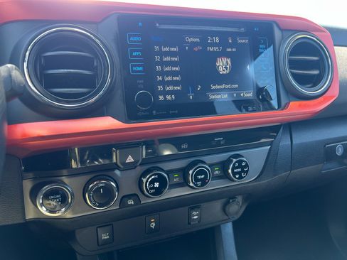 Used 2017 Toyota Tacoma TRD Off-Road w/ Tow Package (A/T) AWD/4WD image 17