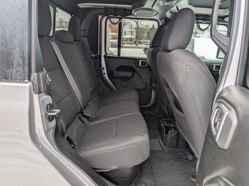 Used 2022 Jeep Gladiator Willys image 17