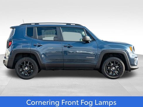 Used 2023 Jeep Renegade Latitude w/ Premium Group AWD/4WD image 8