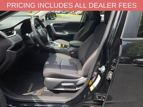 Certified 2025 Toyota RAV4 LE AWD/4WD image 5