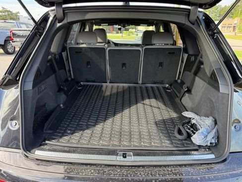 Used 2021 Audi Q7 3.0T Prestige w/ Prestige Package AWD/4WD image 14