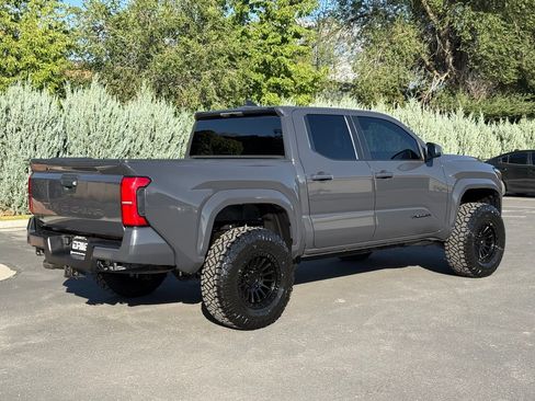 Used 2024 Toyota Tacoma SR5 AWD/4WD image 9
