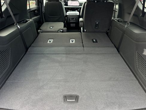 New 2026 Chevrolet Suburban LT RWD image 16