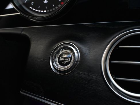 Used 2018 Mercedes-Benz E 300 E 300 image 28