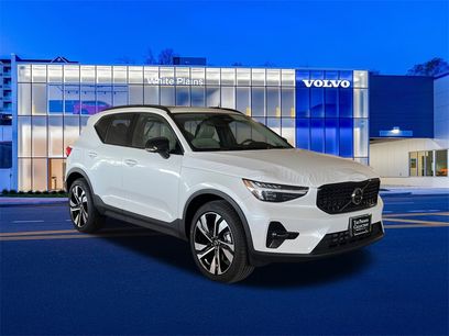 New 2026 Volvo XC40 B5 Ultra w/ Protection Package Premier