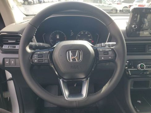 New 2025 Honda Pilot Touring image 31