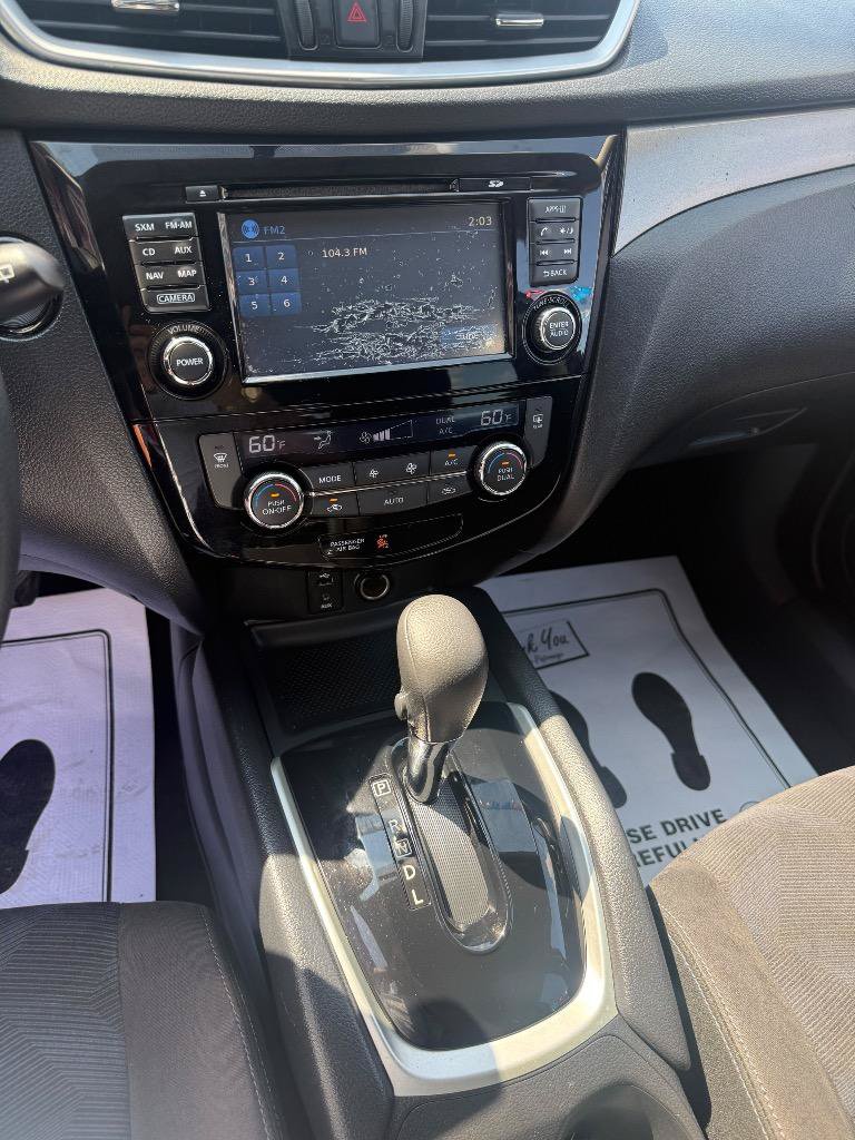 Used 2015 Nissan Rogue SV w/ SV Premium Package AWD/4WD image 15