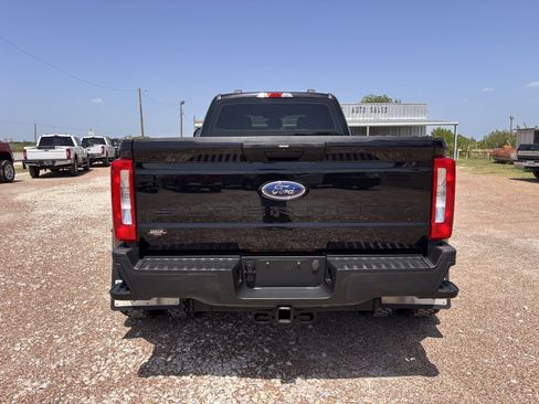 Used 2023 Ford F350 XL w/ XL Driver Assist Package AWD/4WD image 4