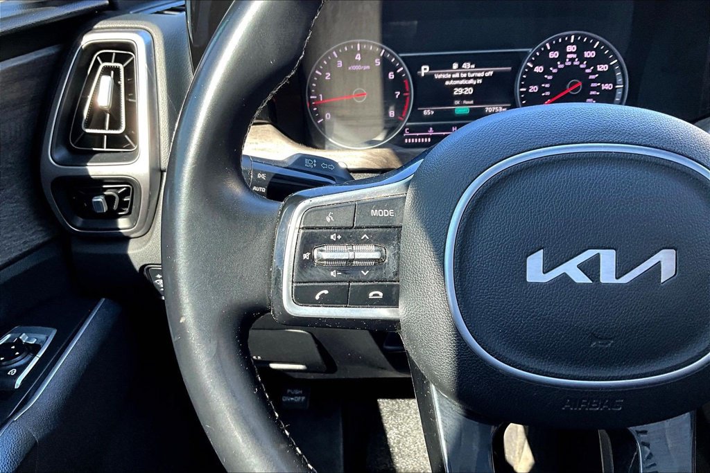 Used 2023 Kia Sorento S w/ Panoramic Sunroof Package AWD/4WD image 11
