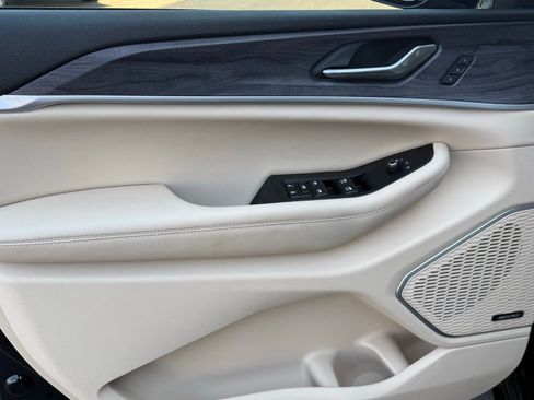 Used 2023 Jeep Grand Cherokee 4WD 4xe image 41