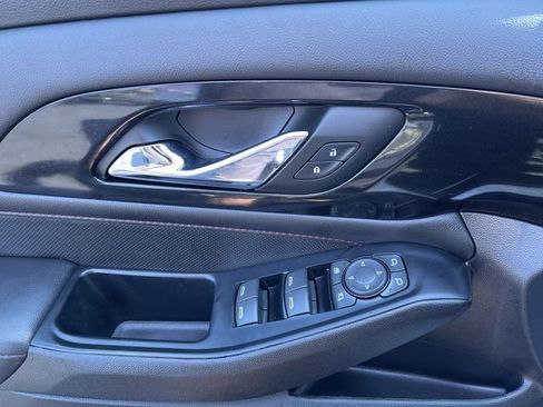 Used 2023 Chevrolet Traverse RS image 23